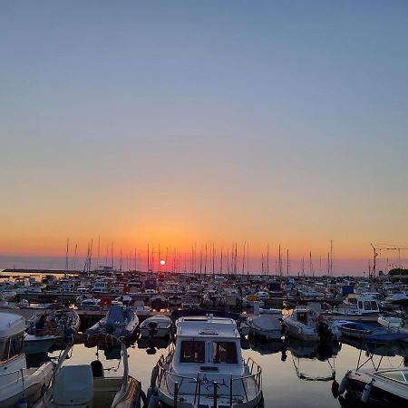 Apartmaji Tim Izola Bagian luar foto