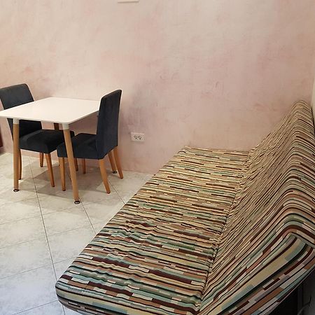 Apartmaji Tim Izola Bagian luar foto
