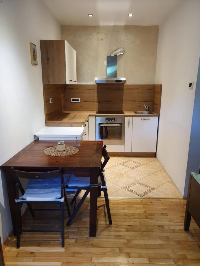 Apartmaji Tim Izola Bagian luar foto