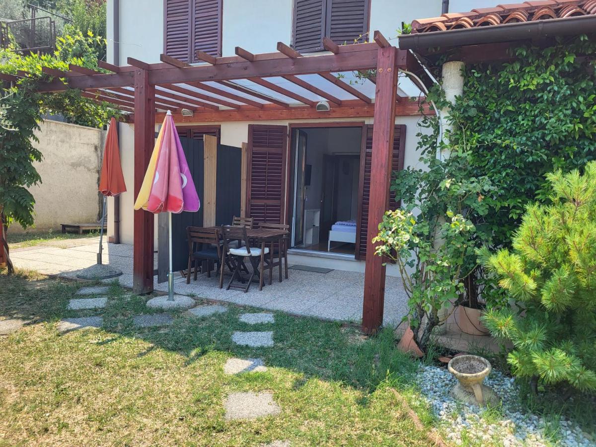 Apartmaji Tim Izola Bagian luar foto