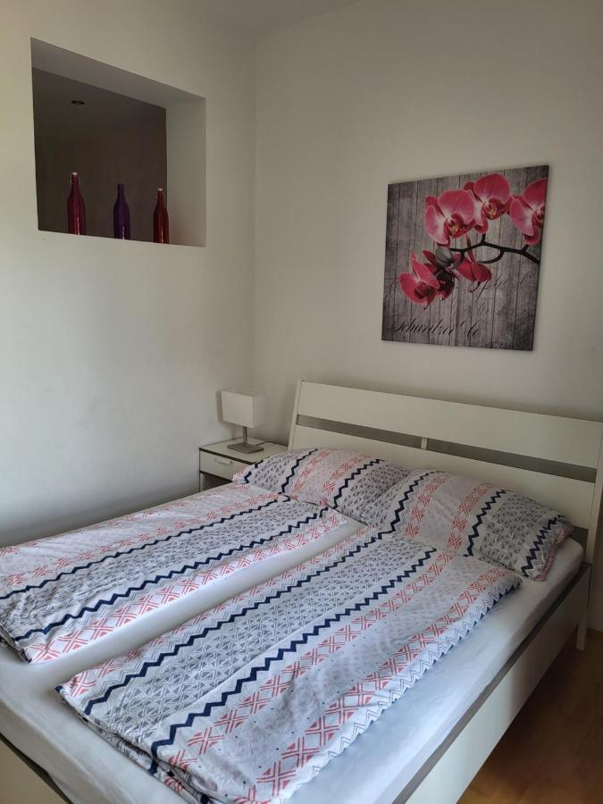 Apartmaji Tim Izola Bagian luar foto