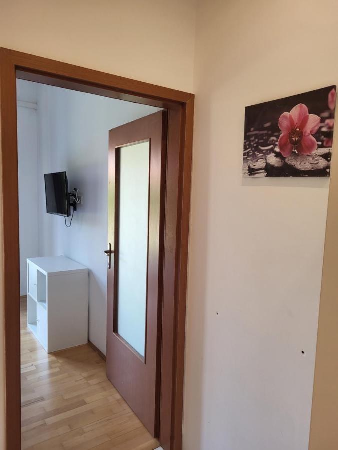 Apartmaji Tim Izola Bagian luar foto