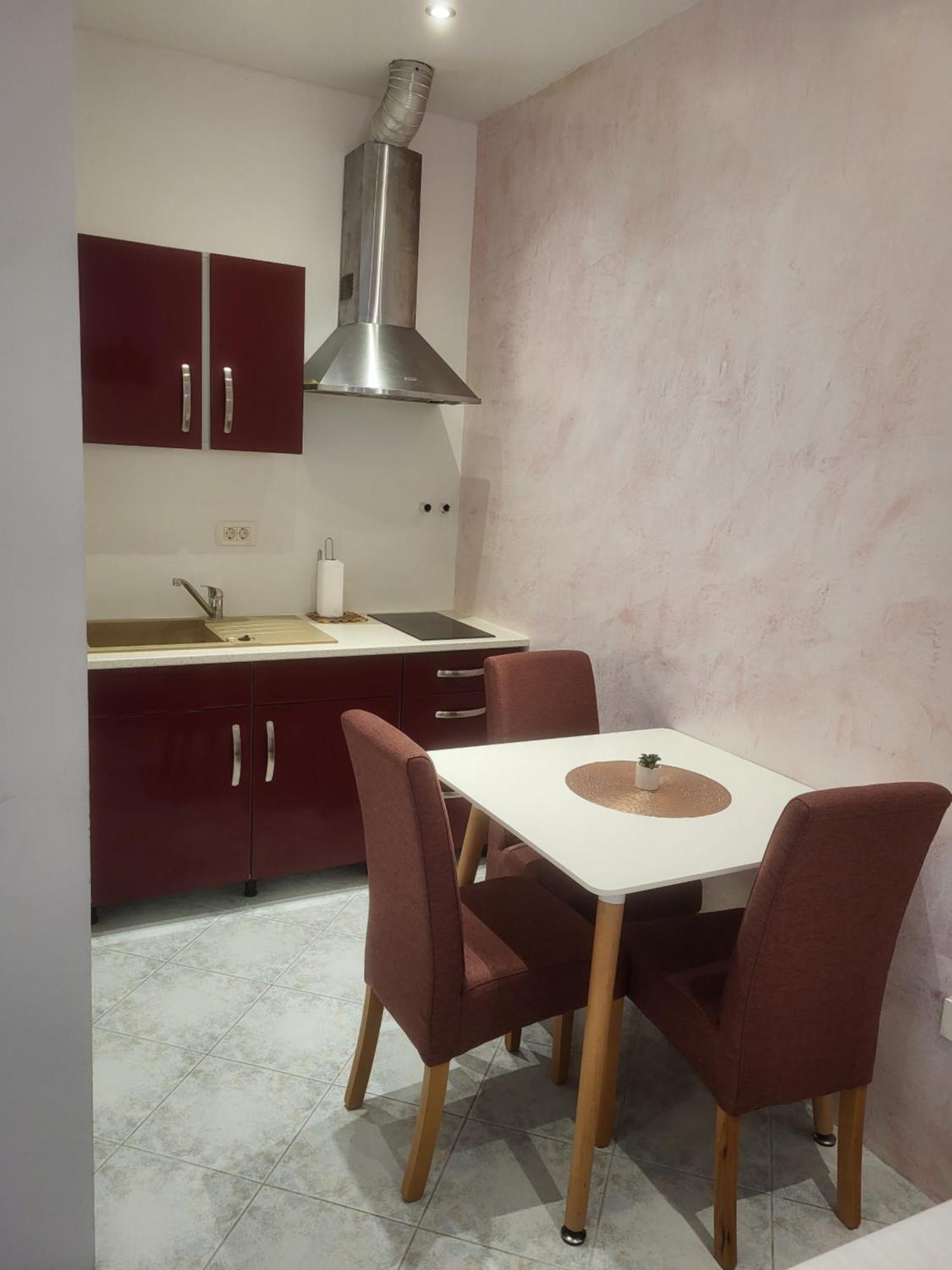 Apartmaji Tim Izola Bagian luar foto