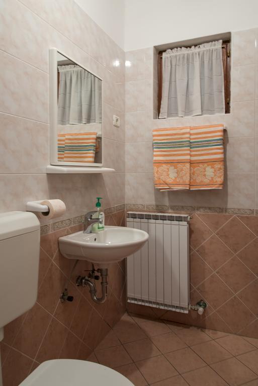 Apartmaji Tim Izola Bagian luar foto